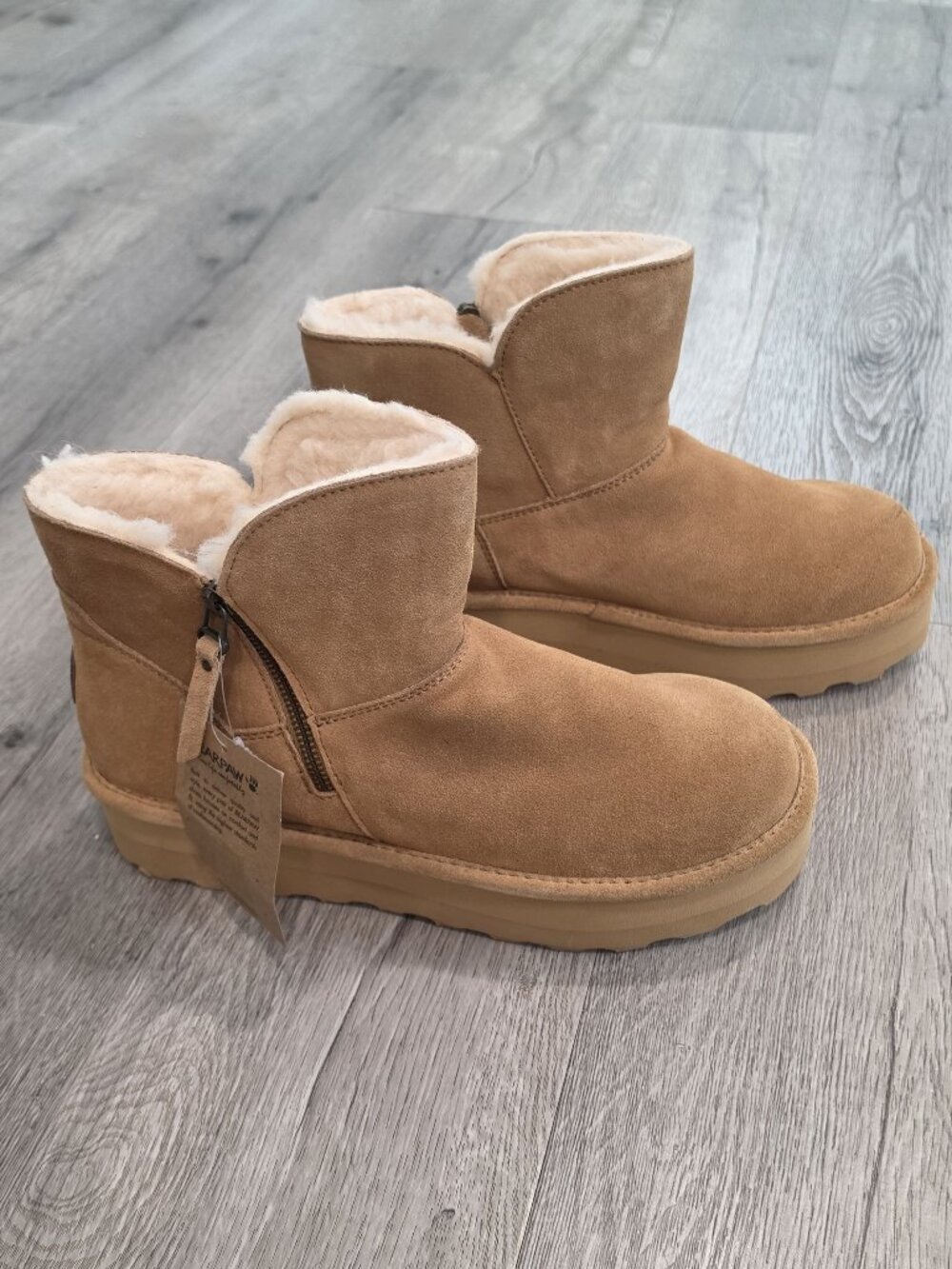 Bearpaw NWOB Women's Suede Zip-Up Ankle Boots With Sheepskin Lining Size 13